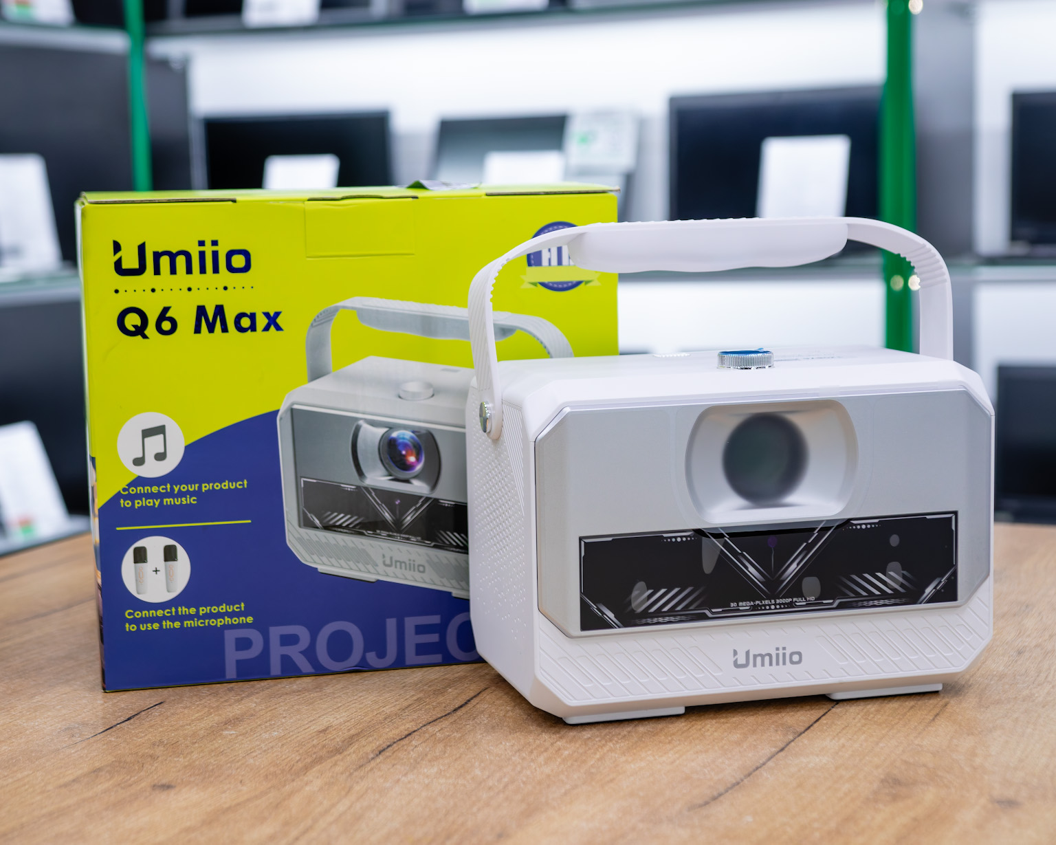 ویدئو پروژکتور اندروید Umiio مدل Q6 max - Image 2